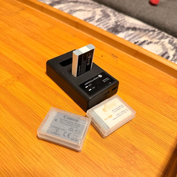 Canon GX7 Digital Camera w/ Lens Error & Screen Issue – Works Great - Picture 5 of 7